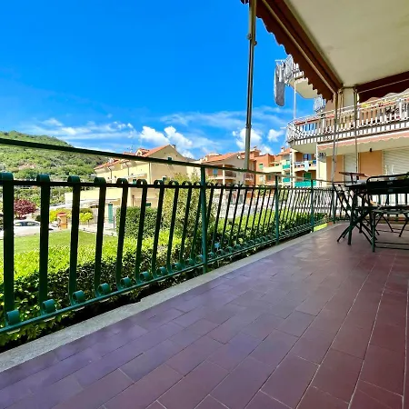 Relax A 800 Mt Dal Mare - Free Parking, A/c E Wifi Пьетра-Лигуре