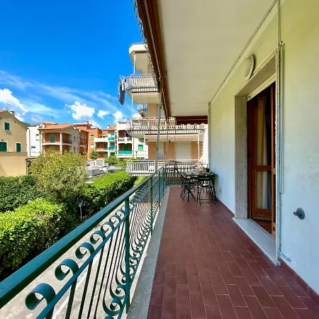 Relax A 800 Mt Dal Mare - Free Parking, A/c E Wifi Apartment Pietra Ligure